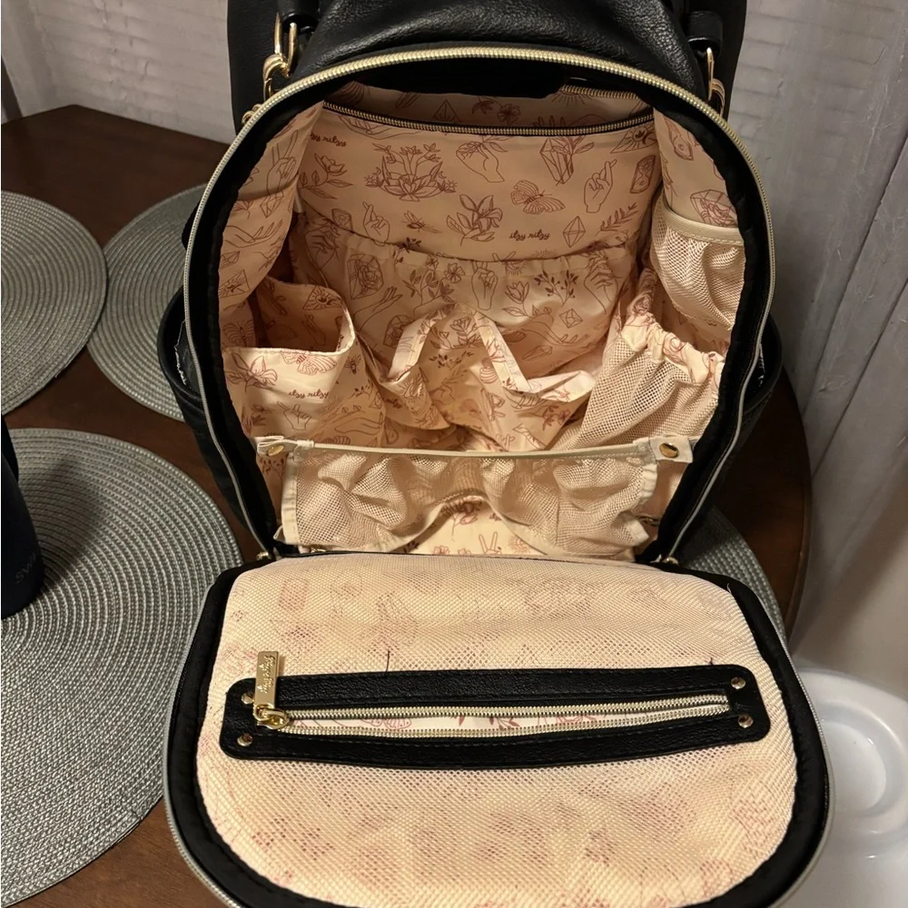 Itzy Ritzy Quilted Black Diaper Bag (Backpack) - Picture 5 of 9